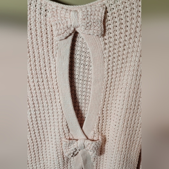 Bethany Mota small oversized pink knit sweater relaxed fit open back bow detail - Picture 3 of 5